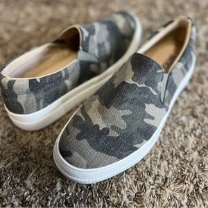 Women’s Slip on Shoes